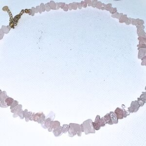 Κολιέ με μικρές πέτρες σε ροζ χρώμα
