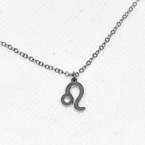 Κολιέ ζώδιο Λέων σε ασημί χρώμα