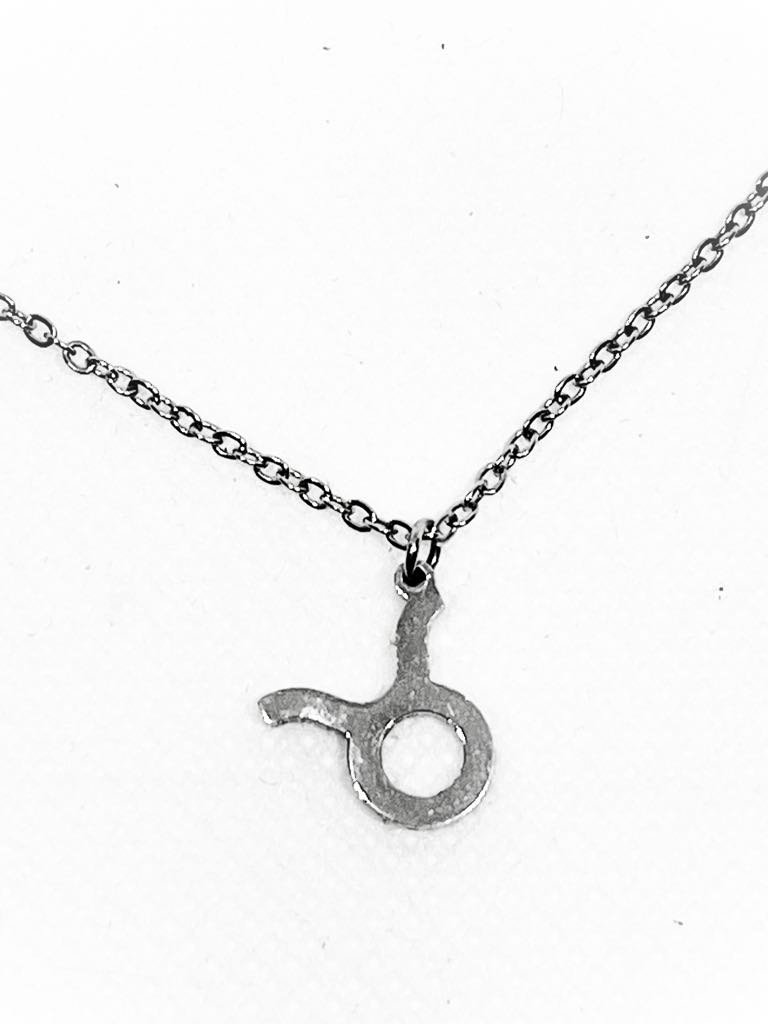 Κολιέ ζώδιο Ταύρος σε ασημί χρώμα