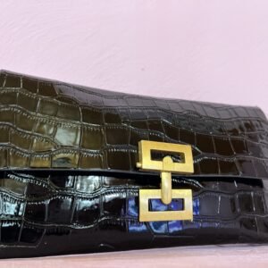 Τσάντα σε μαύρο χρώμα φάκελος ανάγλυφη