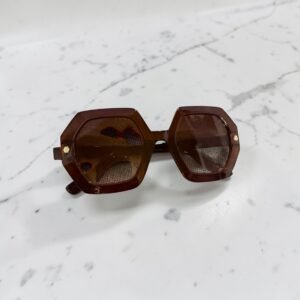 Γυαλιά ηλίου σε καφέ χρώμα