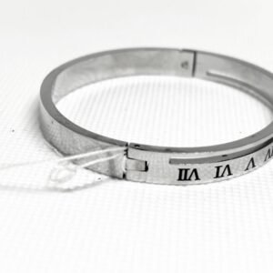 Ατσάλινο βραχιόλι σε ασημί χρώμα