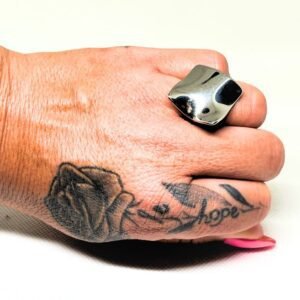 Ατσάλινο δαχτυλίδι σε ασημί χρώμα