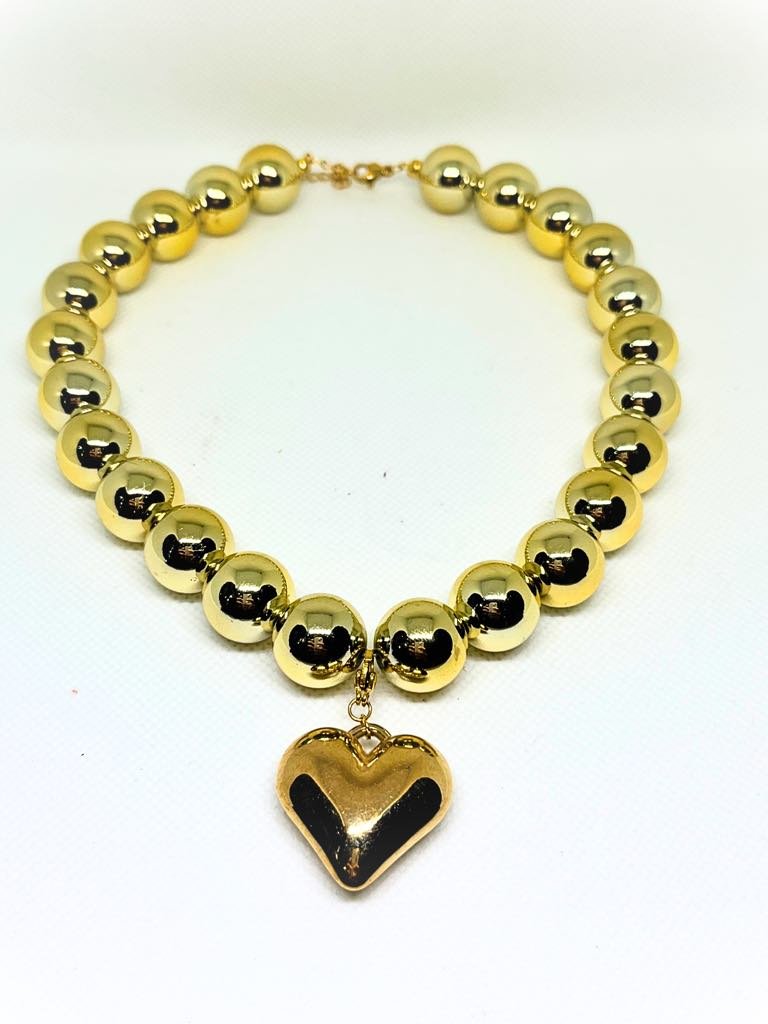 Κολιέ με καρδιά και αλυσίδα χάντρες σε χρυσό χρώμα