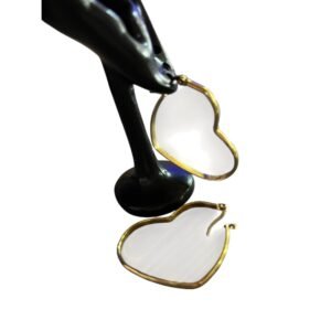 Ατσάλινα σκουλαρίκια σε χρυσό χρώμα με σχέδιο καρδιά