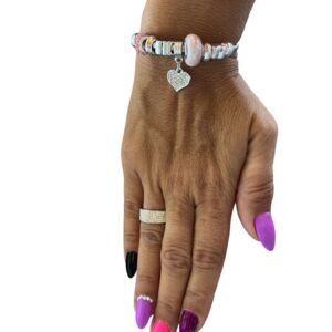 Ατσάλινο βραχιόλι σε ασημί χρώμα με σχέδιο καρδιά και ροζ λεπτομέρειες