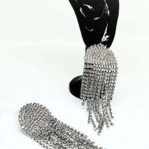 Ατσάλινα σκουλαρίκια σε ασημί χρώμα σε σχέδιο βροχή