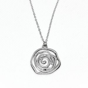 Κολιέ δίσκος με σχέδιο σε ασημί χρώμα