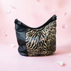 Τσάντα animal print σε διχρωμία με μαύρο χρώμα