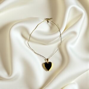 Ατσάλινο κολιέ με σχήμα καρδιά σε μαύρο χρώμα