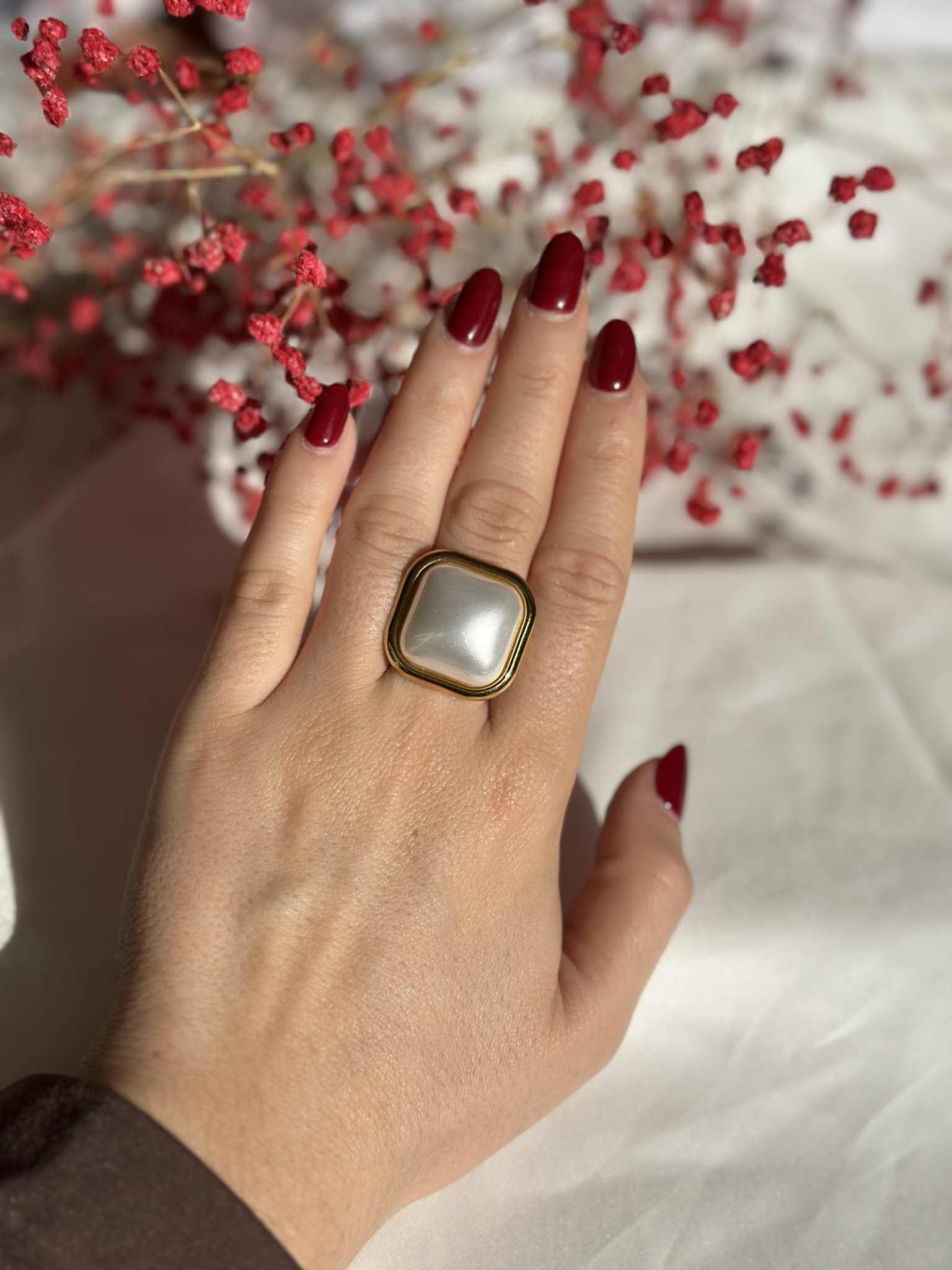 Ατσάλινο δαχτυλίδι με άσπρη πέτρα σε χρυσό χρώμα και σε ασημί χρώμα - Image 2