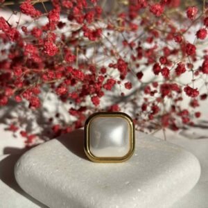 Ατσάλινο δαχτυλίδι με άσπρη πέτρα σε χρυσό χρώμα και σε ασημί χρώμα