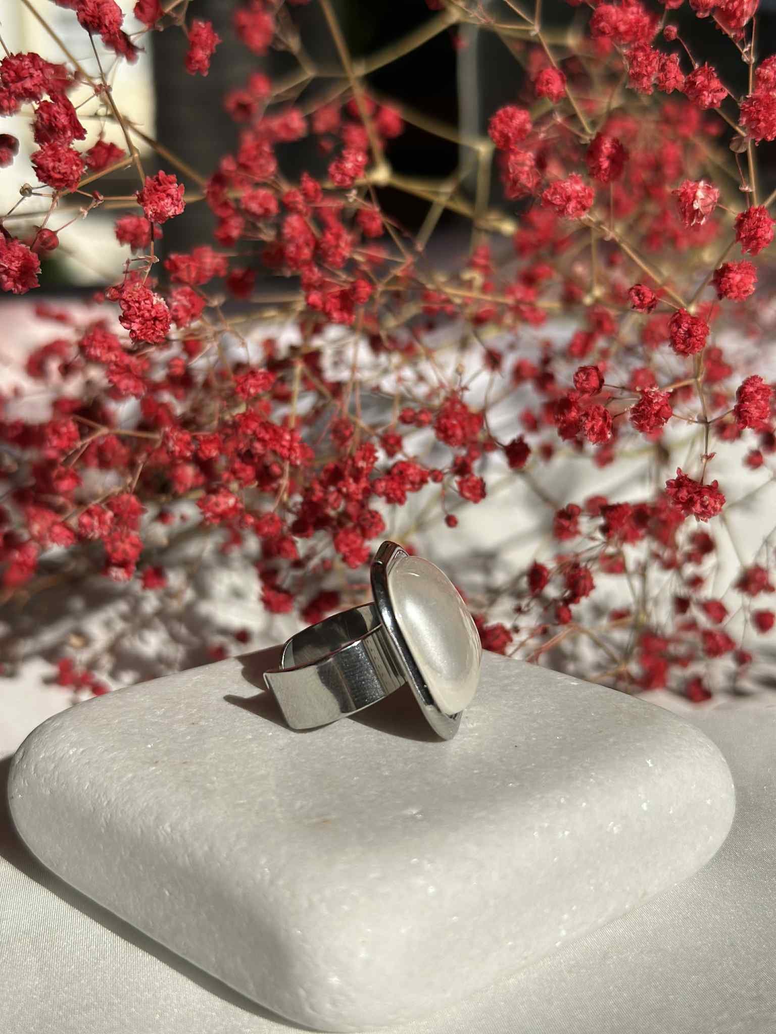 Ατσάλινο δαχτυλίδι με άσπρη πέτρα σε χρυσό χρώμα και σε ασημί χρώμα - Image 6