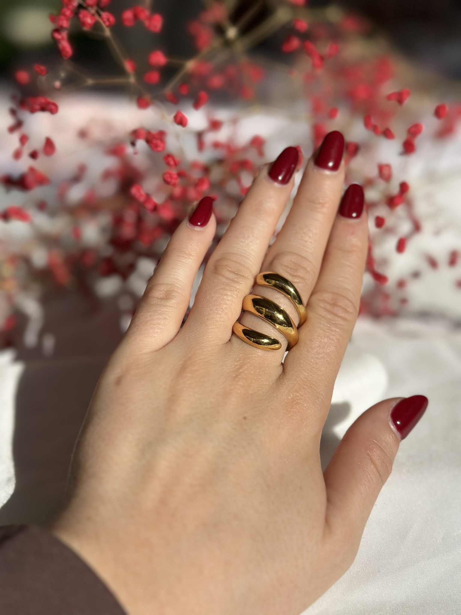 Ατσάλινο δαχτυλίδι σε Μοντέρνο χρυσό χρώμα με σπειροειδή, γλυπτικό σχεδιασμό - Image 2