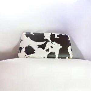Πορτοφόλι σε απομίμηση δέρματος με μοτίβο αγελάδας με άσπρο και μαύρο χρώμα
