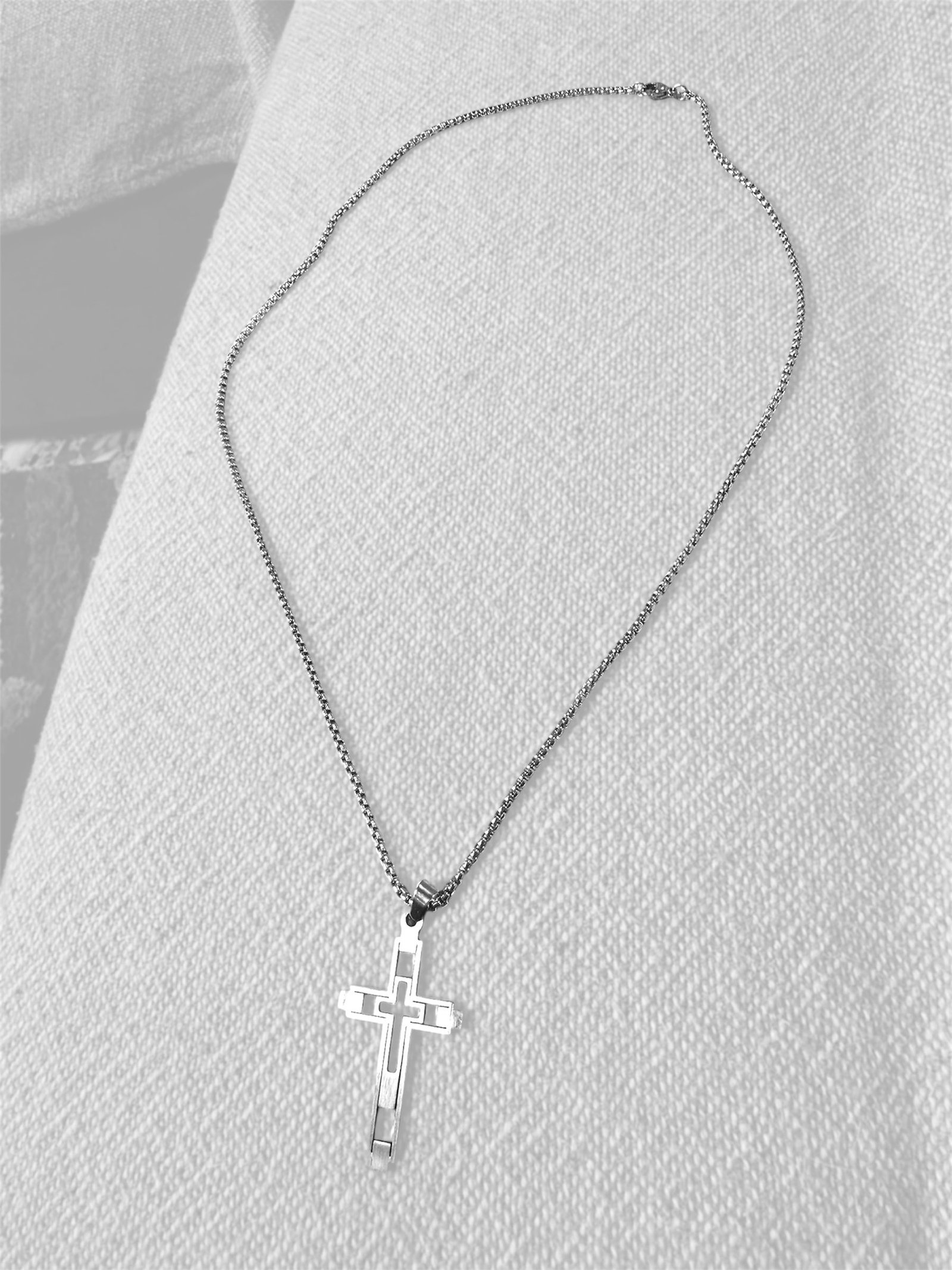 Ατσάλινος σταυρός με μαύρη ή ασημί αλυσίδα σε μαύρο ή ασημί χρώμα - Image 3