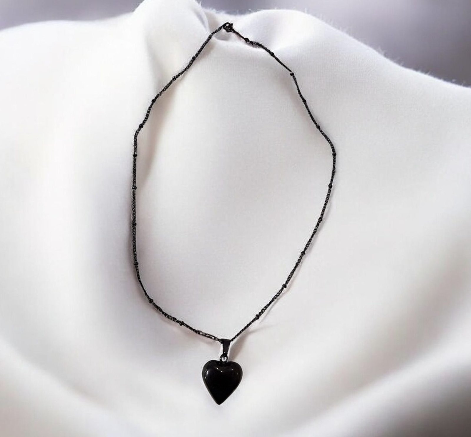Ατσάλινο κολιέ καρδία σε μαύρο χρώμα και μαύρη αλυσίδα